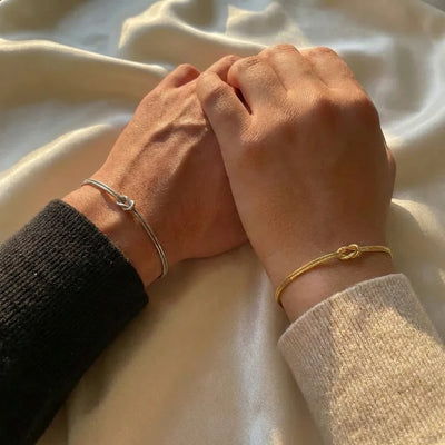 Forever Knot -rannekoru – Merkityksellinen lahja pareille, parhaille ystäville ja perheelle