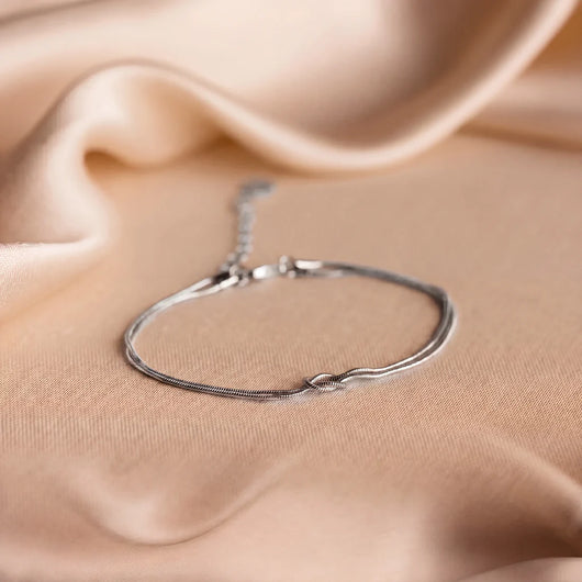Forever Knot -rannekoru – Merkityksellinen lahja pareille, parhaille ystäville ja perheelle